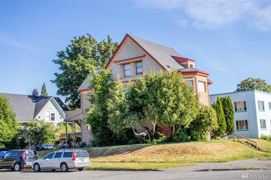 Building Photo - 1319 N 4th St