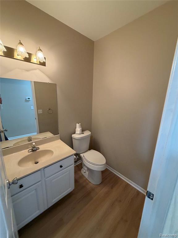Building Photo - 27424 Rosewood Ct