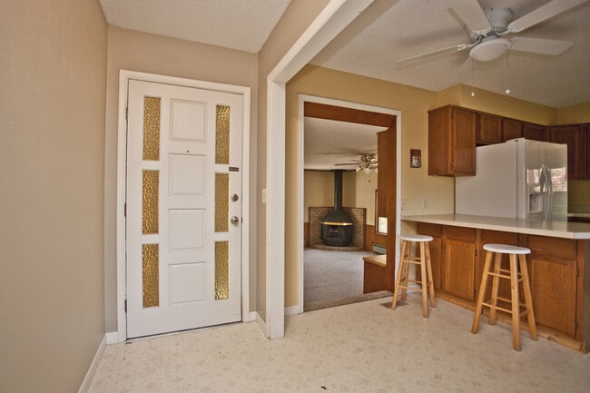 Building Photo - ***33 Sheneman Drive***