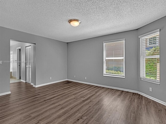 Building Photo - 2124 Discovery Cir W