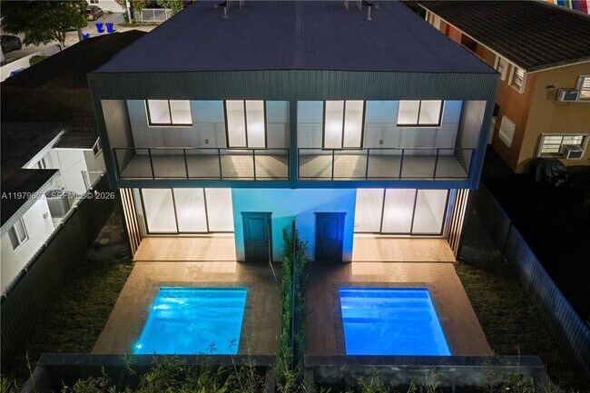 Building Photo - 3187 SW 23rd St