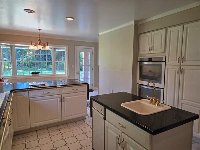 Building Photo - 111 Saddle Brook Cir