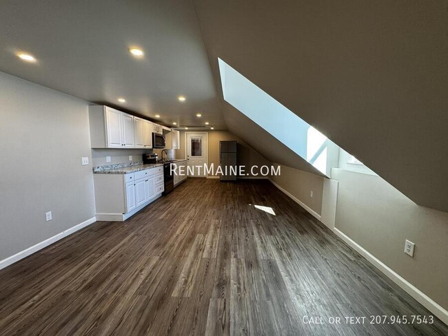 Building Photo - 2 Danielson St