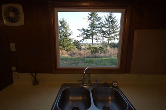 Building Photo - 2 bed 1 bath in a country setting