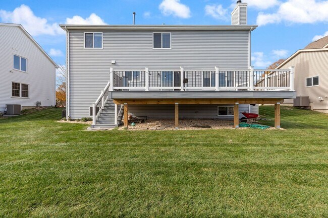 Building Photo - Incredibly beautiful 4 Bedroom 2.5 Bath Home