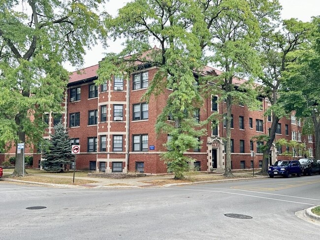 Building Photo - 1312 Oak Ave