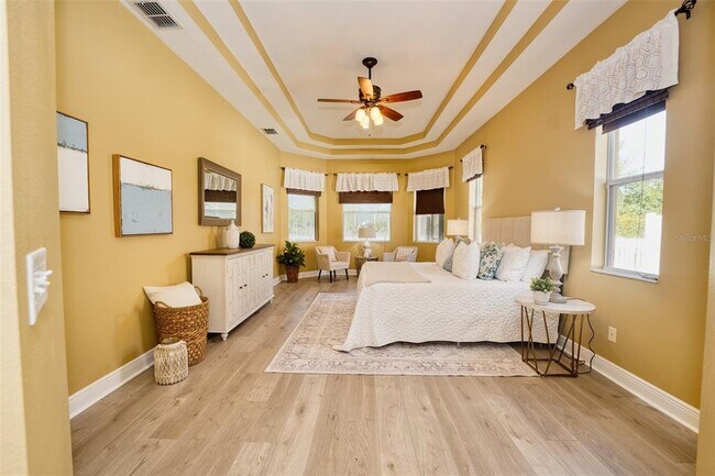 Building Photo - 10513 Palm Cove Ave