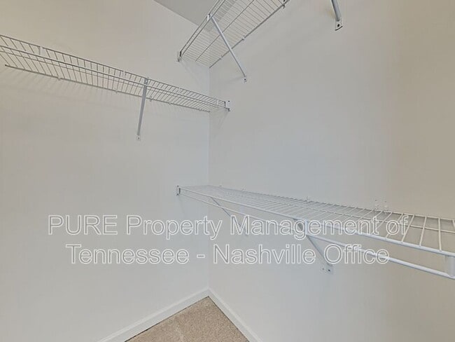 Building Photo - 100 Cobblestone Pl Dr