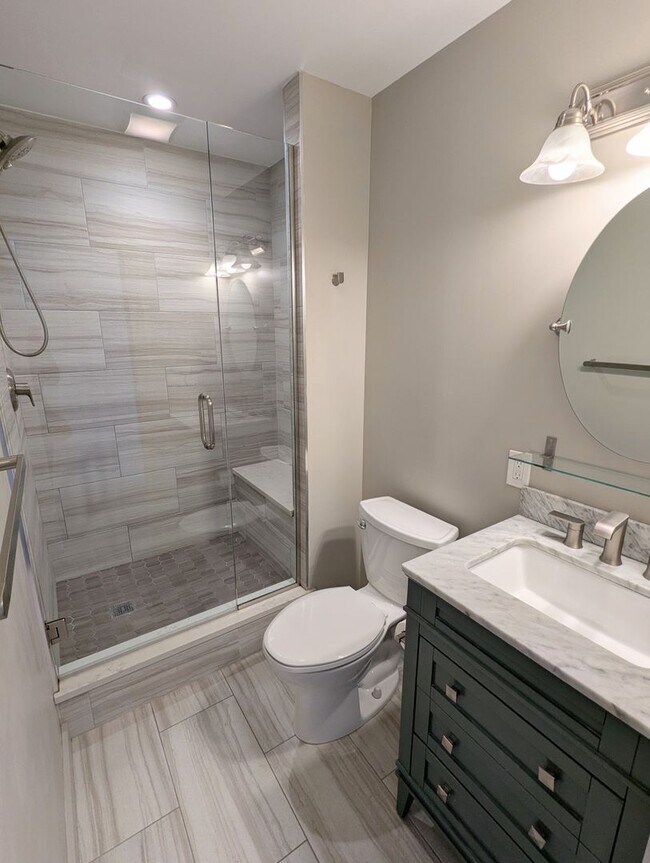 Building Photo - 3 Bedroom 2 Bathroom Single Family Home (L...