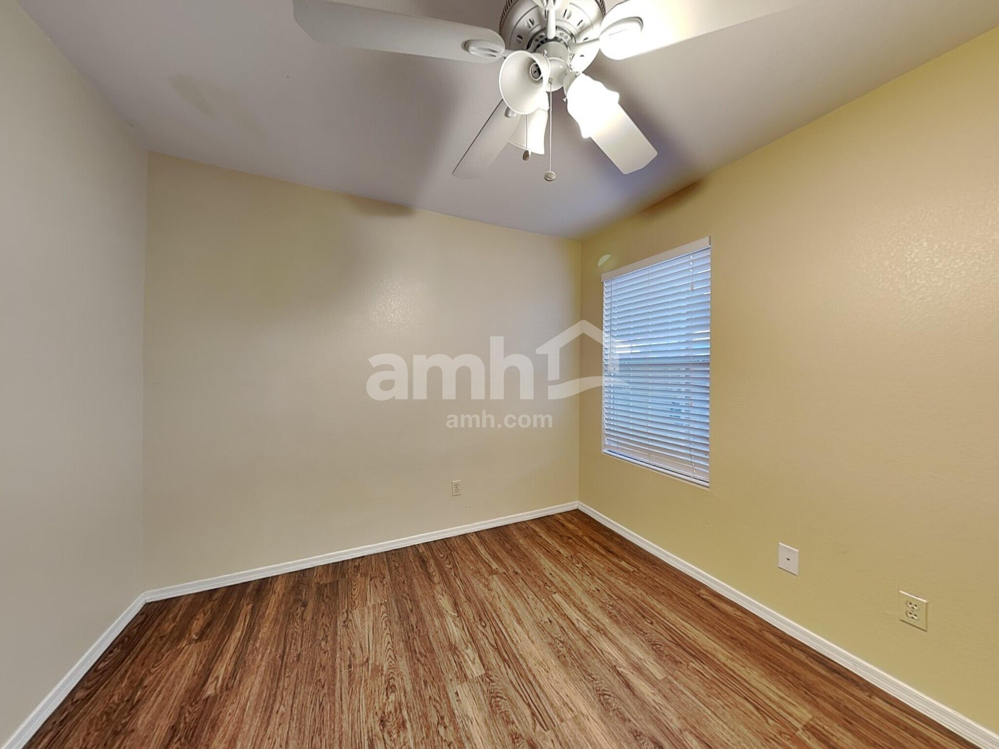 Building Photo - 4106 E Alder Ave