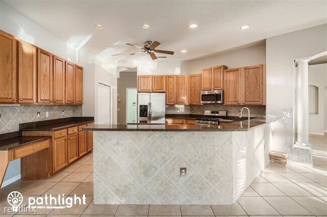 Building Photo - 5 br, 3 bath House - 12263 Creek Edge Driv...