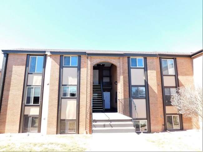 Primary Photo - 961 Lakeside Dr