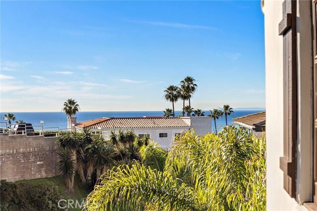 Building Photo - 416 Avenida Santa Barbara