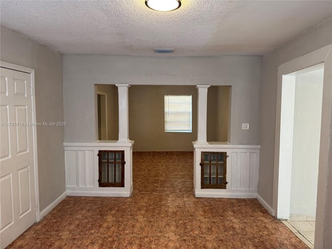 Building Photo - 153 NW 35th St