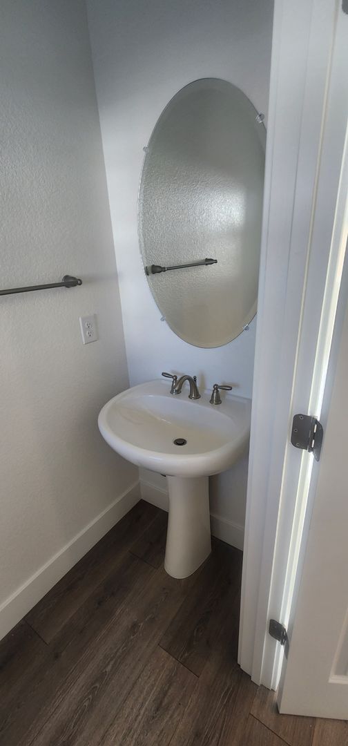 Building Photo - Newer home in Sparks!