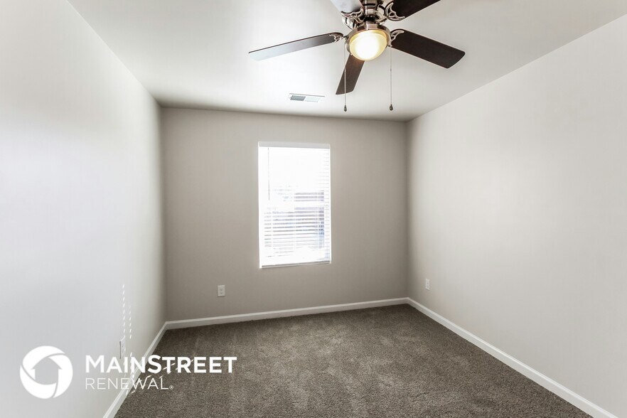 Building Photo - 577 Reading Ln