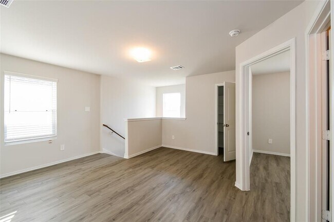 Building Photo - 4818 Banyan Tree Trl