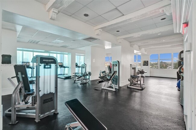 Building Photo - 18021 Biscayne Blvd