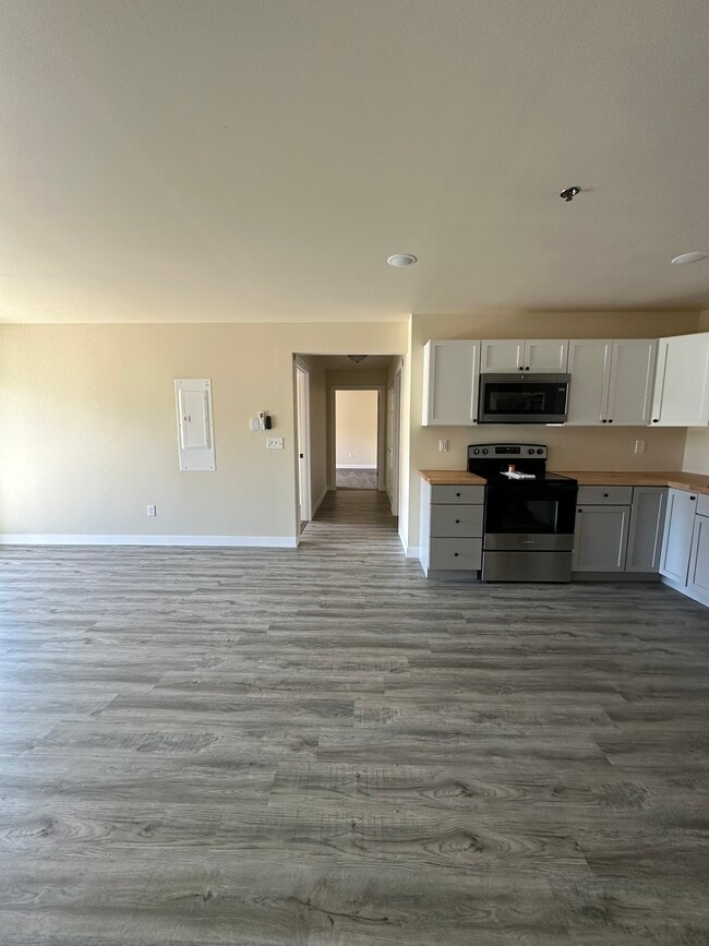 Building Photo - Valley View Estates C