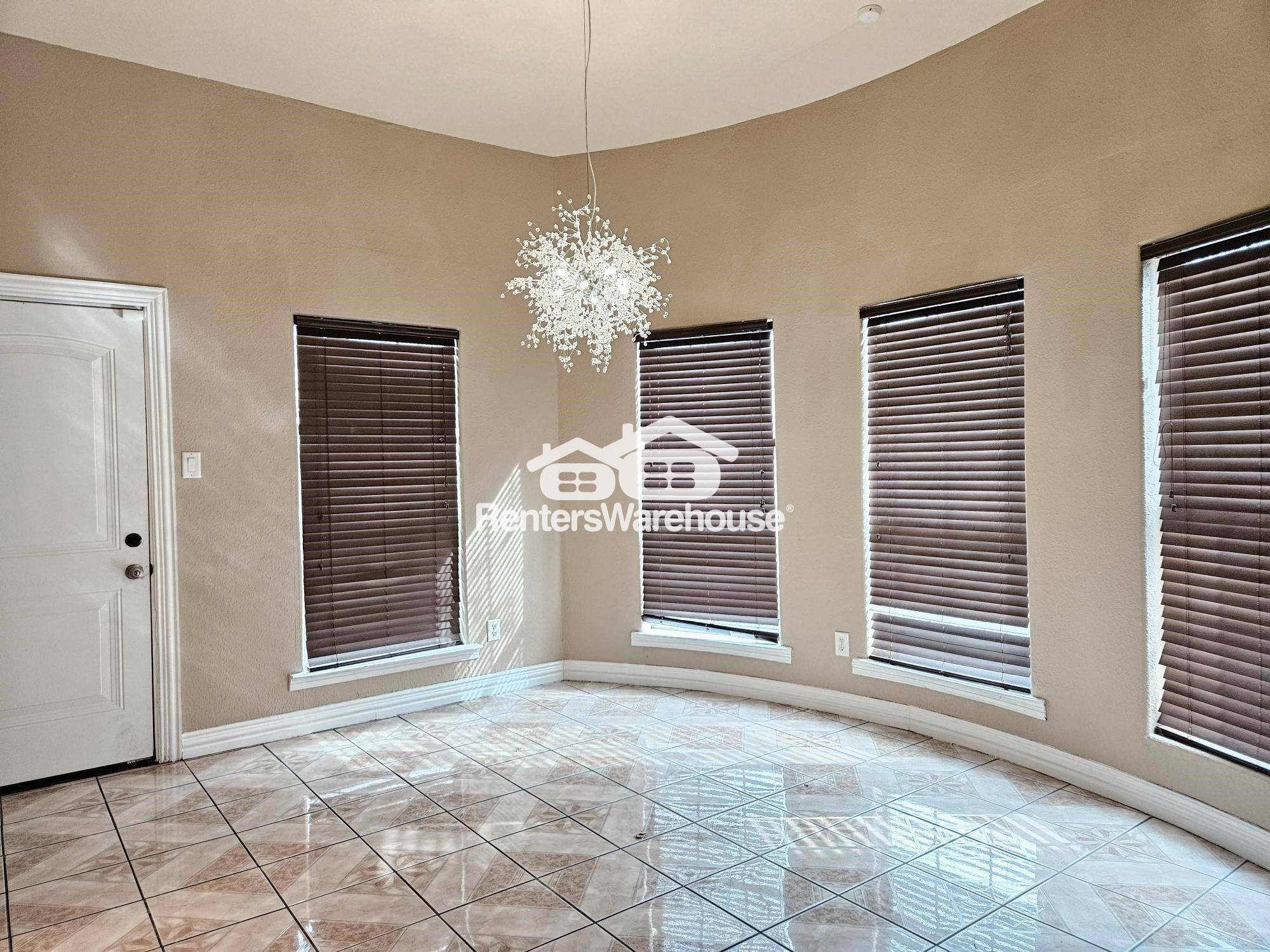 Building Photo - 5027 Creekmont Dr