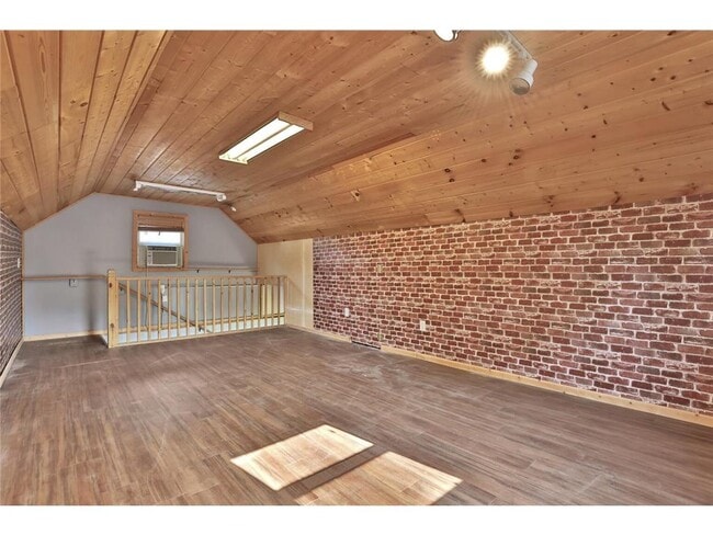 Building Photo - 2122 Temple Ct