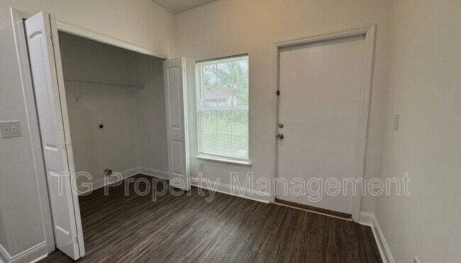 Building Photo - 6625 Osceola St