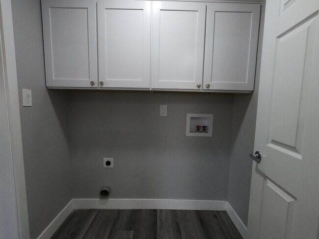 Building Photo - SINGLE-STORY HOME | NEWLY RENOVATED | SAHARA & EASTERN | CENTRAL LAS VEGAS