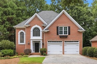 Building Photo - 4563 Fountain Dr NE