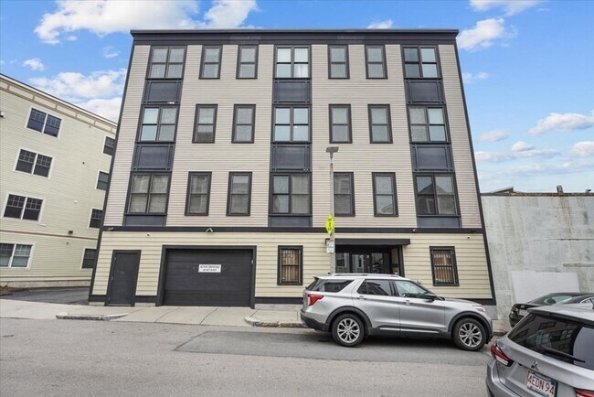 Building Photo - 45 Vinton St