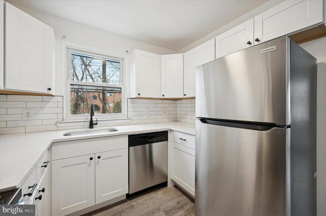 Building Photo - 50 Silver Lake Terrace