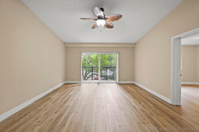 Building Photo - 1109 Crestwood Ct S