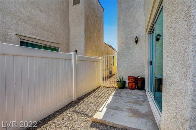 Building Photo - Beautiful Southwest Rental Near Buffalo & Warm Springs!