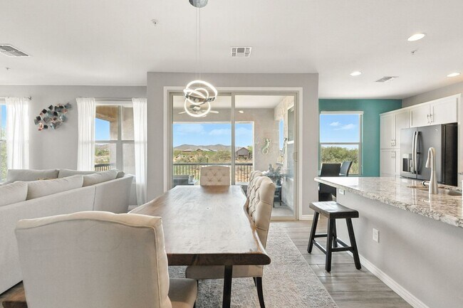 Building Photo - Beautiful condo with mountain views in gated community