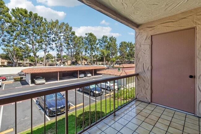 Building Photo - 10767 San Diego Mission Rd