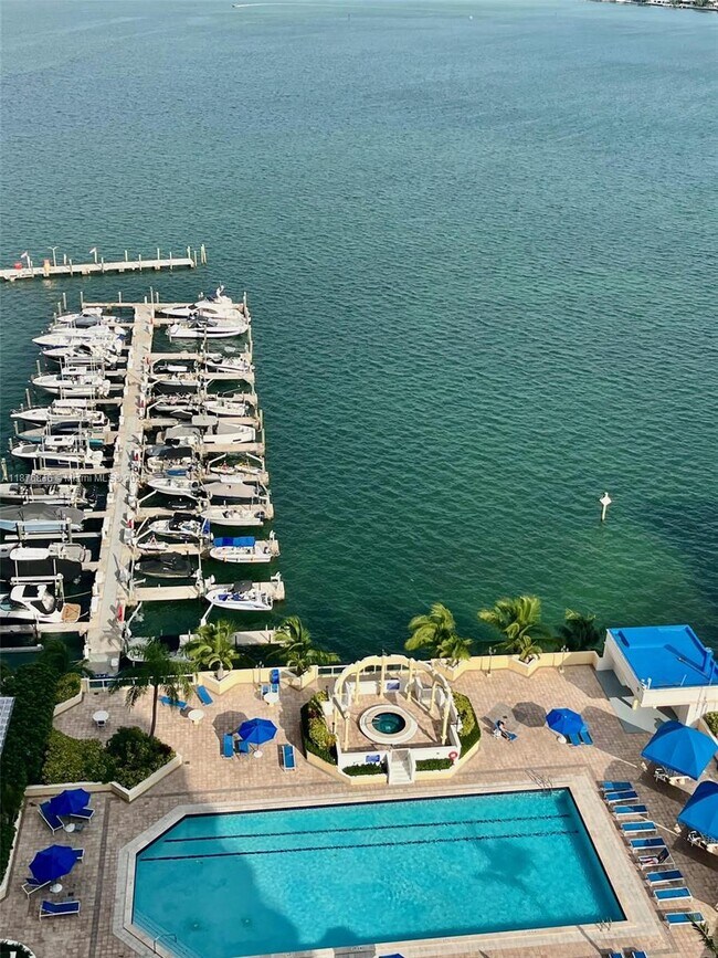 Building Photo - 7601 E Treasure Dr