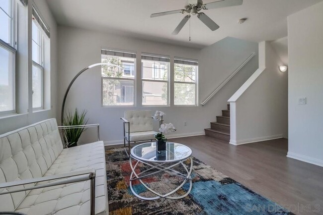 Building Photo - Tri-Level Townhome Condo for Rent – 2 Bed,...
