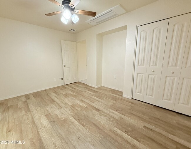 Building Photo - 710 E Hermosa Dr