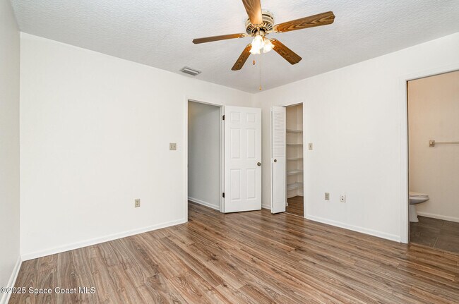 Building Photo - 3549 Muirfield Dr