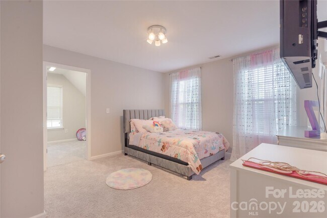 Building Photo - 223 Stockbridge Dr