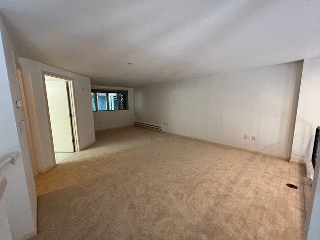 Building Photo - Belltown Loft Condo