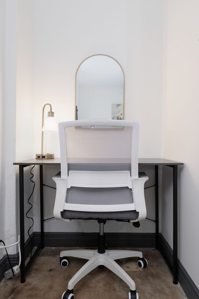 Building Photo - 201 S Chaparral St