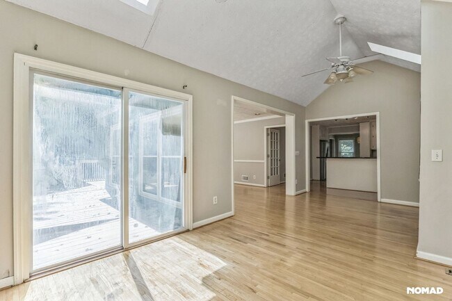 Building Photo - Spacious 5BR House in Marietta