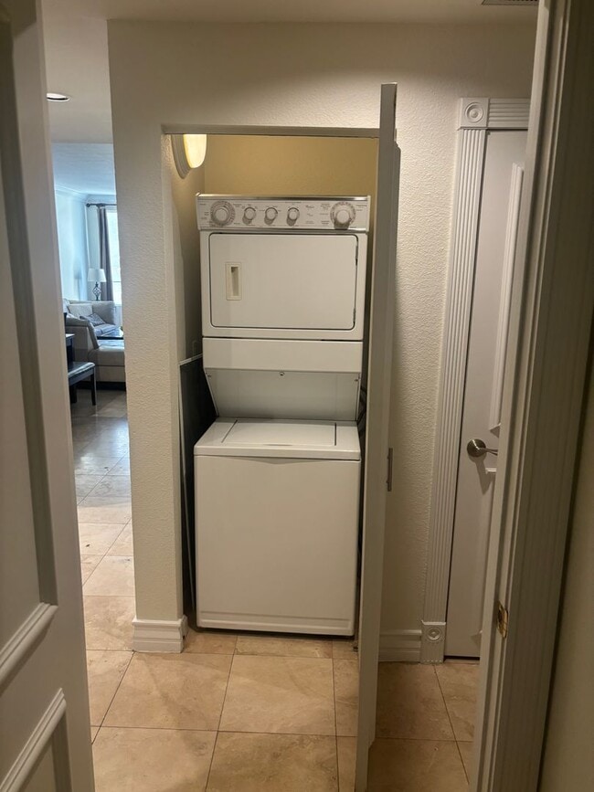 Building Photo - Genoa, Fully Furnished 2bdr/2bath at The Meridian at Hughes
