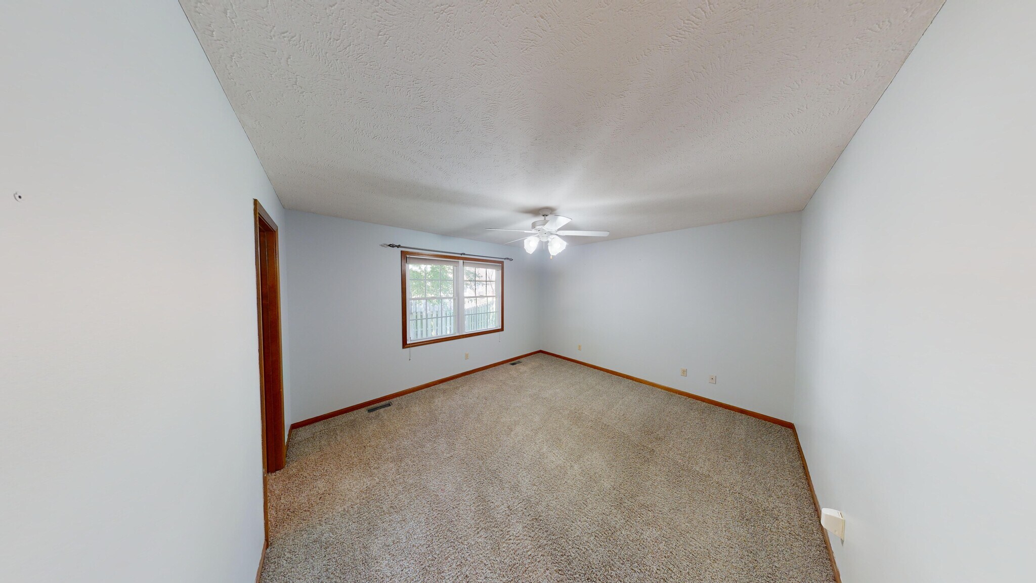 Building Photo - 3209 Sequoia Dr