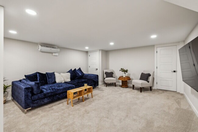Building Photo - 4604 Mountainview Dr