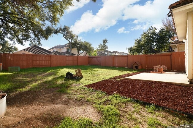 Building Photo - 1354 Crown Brook