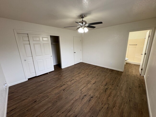 Building Photo - Newly remodeled Home Available Now!