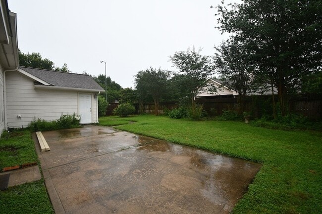Building Photo - 10430 Sanibel Falls Ct