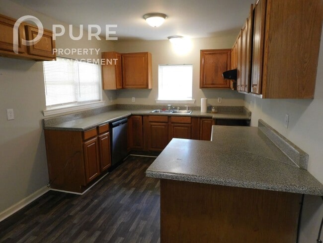 Building Photo - 5208 Highland Ave