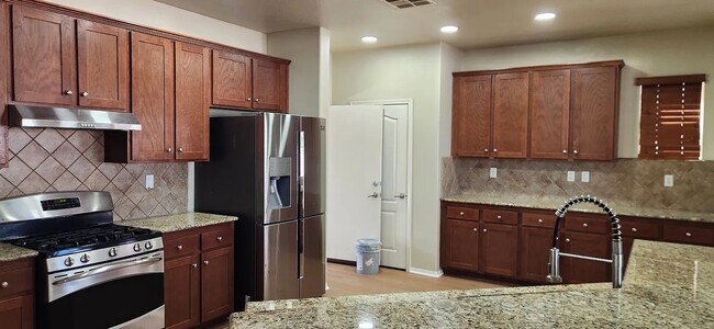Building Photo - 1626 Sorrel Ln